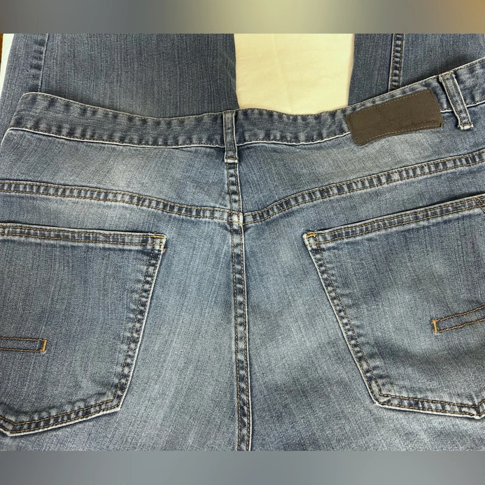 Calvin Klein‎ medium wash Straight Fit Jeans size 38x32